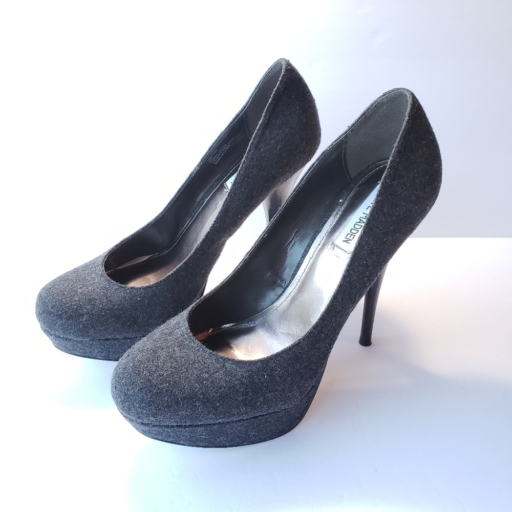 Steve Madden gray flannel "Caryssa" platform heels